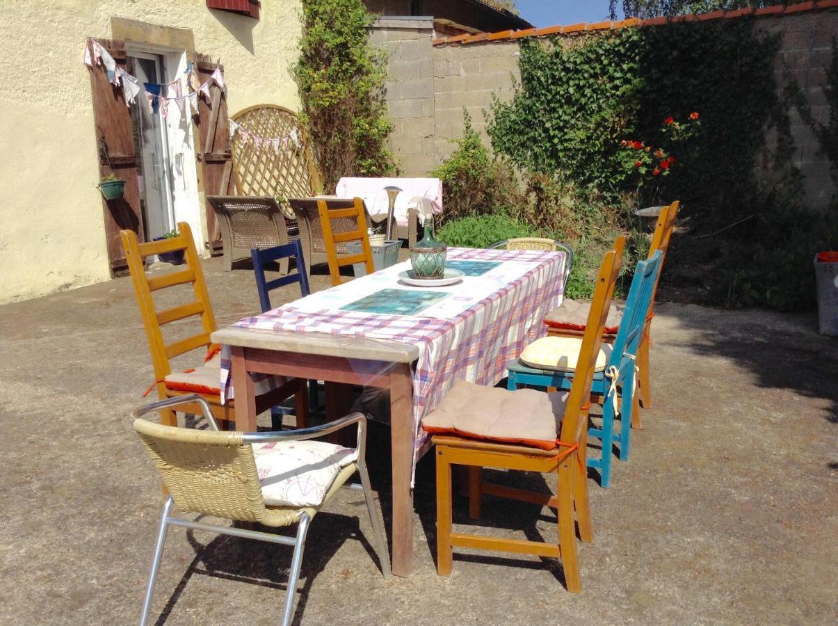 Homestay Arrabella Availles-Limouzine Bagian luar foto